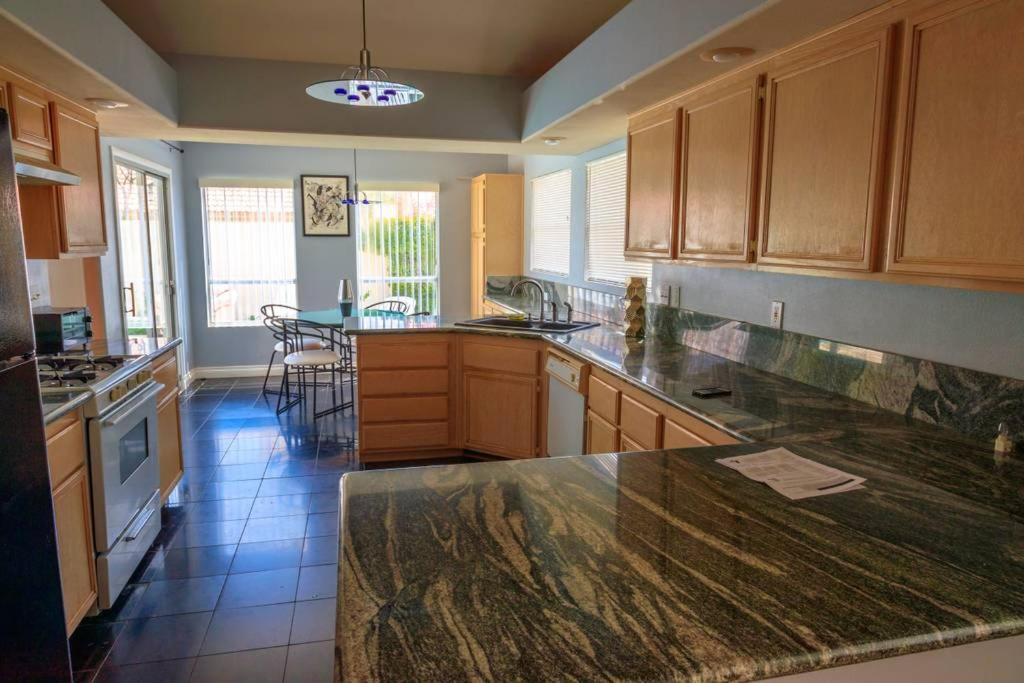 Luxury 1900 Sq Ft House Huge 46 Ft Pool & Hot Spa Las Vegas Luaran gambar
