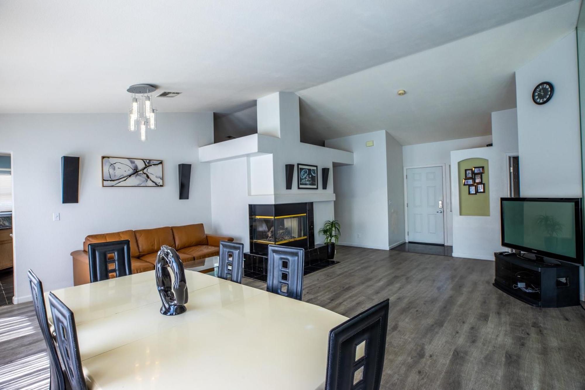 Luxury 1900 Sq Ft House Huge 46 Ft Pool & Hot Spa Las Vegas Luaran gambar